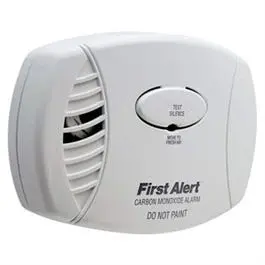Plug-In Carbon Monoxide Alarm With Backup Battery Power 1